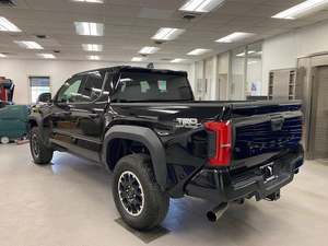 Toyota Tacoma TRD Off-Road Double Cab 4WD 2025 - Product Image 4