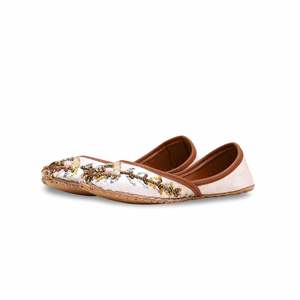 รองเท้าพื้นแบนเคซาแฟนซีสีขาว KD2246 - Product Image 3