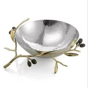 Impresionante cuenco decorativo de metal plateado agrega gracia y belleza a la sala de estar y al centro de mesa de comedor - Product Image 2