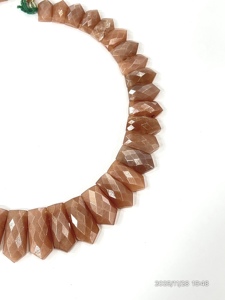 Collar de Piedras Preciosas de Piedra Lunar Melocotón Natural, Grado AAA, Lujoso y Moderno, Facetado, de 18 Pulgadas - Product Image 6