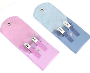 Juego de Cortaúñas Profesional de Alta Calidad de 4 Piezas en Colores Pastel para Pedicura y Manicura con Bolsa de Cuero, Pakistán - Product Image 4