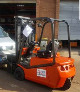 Montacargas Eléctrico Hidráulico Usado con Capacidad de Carga de 2-3 Toneladas, Batería de Litio, Altura de Elevación de 4500 mm, Certificación CE, en Venta - Product Image 3