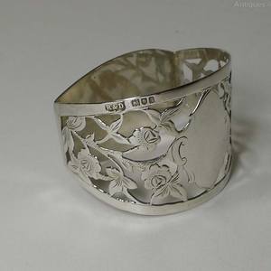 White Shade <b>Silver</b> Flying Butterfly Metal Stainless Steel Elegant Napkin <b>Ring</b> Premium Quality Round Napkin <b>Ring</b> - Product Image 2