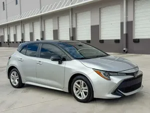 Toyota Corolla Hatchback SE 2020 d'occasion en bon état - Product Image 3