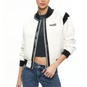 Veste d'université pour femmes fabriquée en usine OEM/vêtements d'hiver Veste d'université pour femmes élégantes - Product Image 1