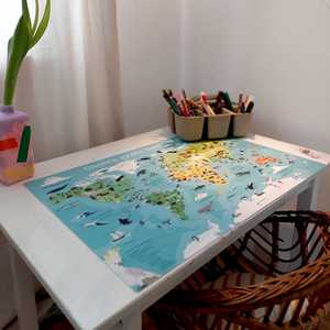 Tapis de bureau pour enfants avec carte du monde 60x40 cm, globe éducatif en métal, plastique et PVC - Product Image 2
