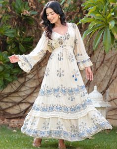 Une nouvelle robe longue d'été pour femmes, avec un style amincissant à la mode - Product Image 2