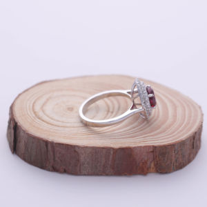 Bague de fiançailles pour femme en argent sterling 925 massif avec pierre précieuse ronde rouge de 2,21 carats cultivée en laboratoire, double halo et diamant rond - Product Image 5