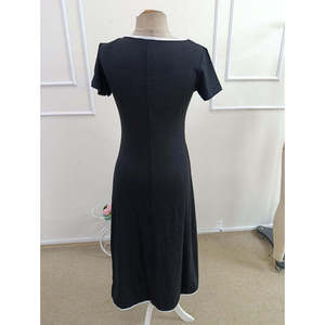 Robe mi-longue en viscose pour femme, col rond, manches courtes, col coloré, évasée, 36303 - Noir - Product Image 6