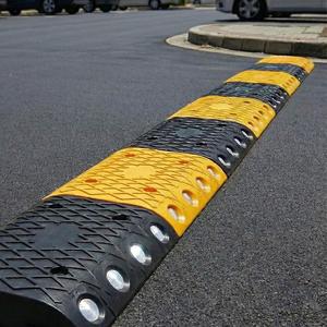 Juego de Reductores de Velocidad de Goma Termoplástica Reflectante EKO Classic con Cubierta de 7.5 Metros para Aplicación en Carreteras - Product Image 2