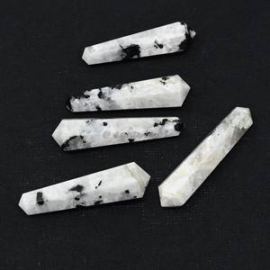 Vente en gros de pierres précieuses naturelles, pierre de lune blanche arc-en-ciel, tour de guérison, pierre artisanale pour décoration - Product Image 1