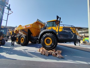 Camions bennes articulés tout-terrain de 35 à 60 tonnes avec affichages numériques intégrés et indicateurs de feux de circulation extérieurs à vendre - Product Image 4