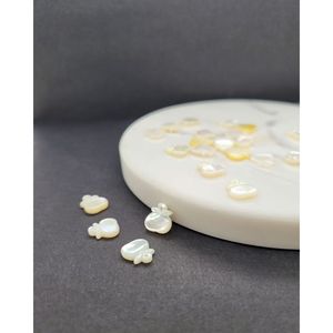 Pendentif en perle de mandarine avec breloque en nacre blanche - Product Image 2