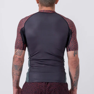 Venta al por mayor en blanco OEM manga corta sublimación completa impresa Rashguard personalizado impreso Rash Guard para hombres - Product Image 3