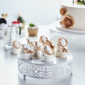 ที่วางเค้กทำจากไม้และเรซิ่นที่ตกแต่งอย่างหรูหราแท่นวางขนมหวานสำหรับงานเลี้ยงวันเกิดงานแต่งงานและห้องครัวในบ้านแบบทันสมัยใช้จากอินเดีย - Product Image 2