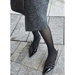 Tacones de Aguja de Charol con una Sola Tira para Mujer, Modelo 2025, Negros, Sexys, Sandalias Cerradas con Punta en Pico de 8 cm - Product Image 3