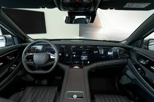 EXIID VX SUV 2025 Turbo Automático con Asientos de Cuero, Llantas de Aleación R18, Techo Panorámico, Faros LED y Luces Diurnas, Asientos Eléctricos - Product Image 4