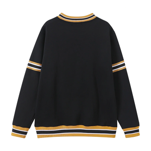 Alpha Black Crest Chenille Crewneck-Sudadera bordada de manga larga para hombres y mujeres - Product Image 2
