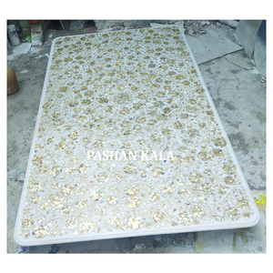 Mármol blanco único con acabado fino y súper brillante diseño de incrustaciones de flores de madreperla dorada mesa de comedor rectangular - Product Image 1
