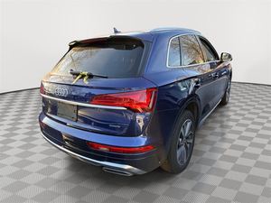 รถยนต์อเนกประสงค์ Q5 สีน้ำเงิน ปี 2022 สภาพดีเยี่ยม รุ่น QUATTRO PREMIUM S 45 เกียร์อัตโนมัติ 7 สปีด 261 แรงม้า สมรรถนะสูง - Product Image 4