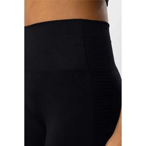 Leggings de sport noirs à taille haute sans couture - Product Image 4