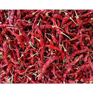 Piment rouge premium Byadgi Capsicum Annuum Rouge naturel vif Haute couleur ASTA Douceur modérée SHU Peau ridée Durée de conservation 1 an - Product Image 3