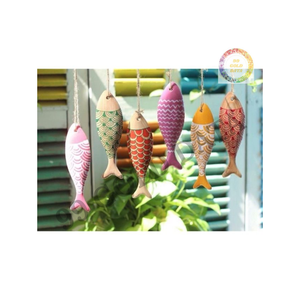 Décoration de poisson en bois avec finition vintage idéale pour les accents muraux du salon ou de la salle de bain de la maison de plage - Product Image 4