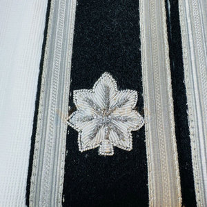 Épaulettes classiques tressées pour vestes et usage cérémoniel, épaulettes durables pour costumes et décorations vestimentaires - Product Image 4