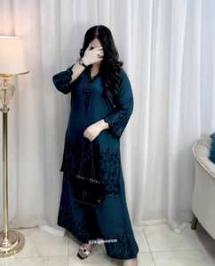 Realza la Belleza de tu Armario con este Conjunto de Salwar Kameez Recién Lanzado - Ropa Moderna para Fiestas de Secado Rápido - Product Image 1