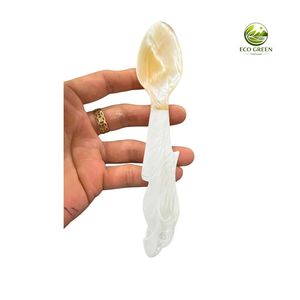 Cuillère à dessert et à miel légère, écologique, en nacre naturelle, faite à la main, avec manche incurvé plaqué argent, de luxe et unique - Product Image 4