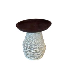 Magnifique support à gâteau en fil de fer métallique, finition blanc poudré, pour décorations de fêtes de Noël et d'événements. - Product Image 1