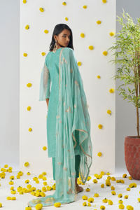 Lehenga Choli traditionnel de qualité supérieure, travail manuel, polyester léger, pour les événements culturels et les fêtes - Product Image 2