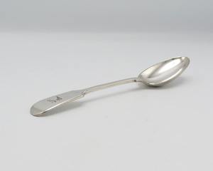 Ensemble d'ustensiles de table modernes en acier inoxydable de qualité supérieure, collection de cuillères, fourchettes et couteaux pour la cuisine à domicile et le service d'événements - Product Image 3