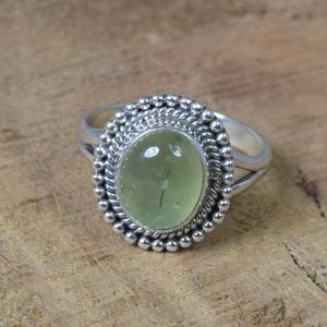 Bague en préhnite verte ovale en argent sterling, pierre précieuse, bijou de naissance de juin, fait à la main, élégant, cadeau unique pour femmes - Product Image 6