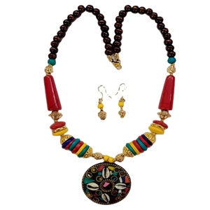 Le dernier collier classique de perles de résine de travail de mosaïque artisanal de mode pour l'exportation en vrac de cadeaux des femmes au prix concurrentiel - Product Image 1