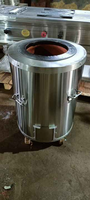 Tandoor traditionnel en argile au charbon de bois avec un design indien, équipement de cuisson commercial durable et écologique pour des naan authentiques