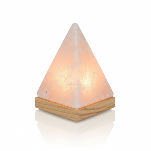 Lampe en forme de pyramide en sel de l'Himalaya blanc neige, sel de roche blanc naturel, cristal sculpté à la main, ioniseur de guérison, énergie, base en bois - Product Image 1