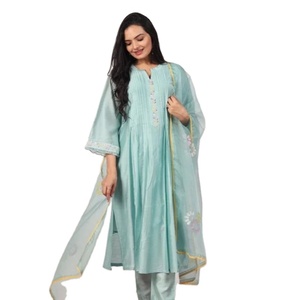 Vente en gros de chanderi viscose broderie Kurtis de travail avec pantalon intérieur en coton organza Dupatta ensemble de taille vêtements indiens et pakistanais - Product Image 2
