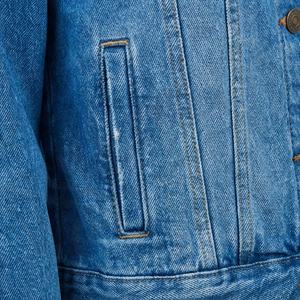 Vestes courtes en denim délavé tendance européenne et américaine, coupe ajustée, couleur personnalisée, veste à bords bruts, trous, streetwear - Product Image 5