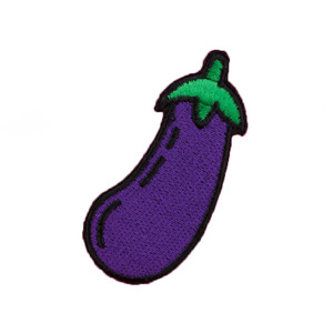 Apliques bordados hechos a mano con adhesivo y borde merrow para soluciones de marca de moda detalladas - Product Image 6