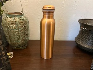 Botella de cobre de diseño elegante de calidad de exportación, función de bebida directa, ecológica, Unisex, moderna para hidratación, bienestar a granel - Product Image 6