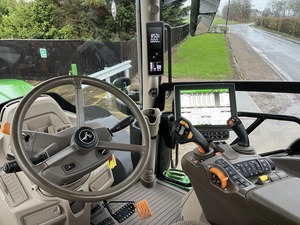 รถแทรกเตอร์มือสองคุณภาพสูงราคาดีที่สุด ยี่ห้อ John Deere รุ่น 6R 215 สำหรับขาย/ เหมาะสำหรับเก็บเกี่ยวข้าวโพด แครอท ข้าว ถั่วลิสง ข้าวสาลี - Product Image 6