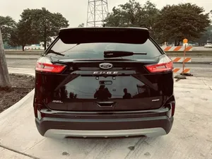 Ford Edge 2022 en parfait état - Product Image 2