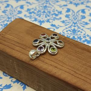 925 Pendentif Chakra en argent fait main avec Malachite Turquoise Améthyste Cornaline Larimar Onyx noir et Quartz Rose Bijoux de guérison - Product Image 3