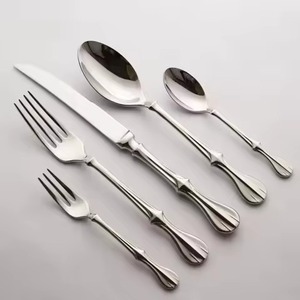 Juego de Cubiertos de Plata y Oro de Diseño, Cubiertos Elegantes Perfectos para Restaurantes y Hoteles de Comedor Moderno - Product Image 2
