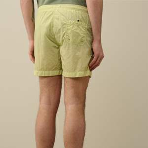 Vente en gros de maillots de bain pour hommes avec poches Short à la mode et durable, idéal pour la natation et les vêtements décontractés Commandes en gros Bienvenue - Product Image 4