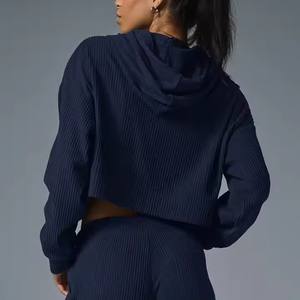 Nouveau 2025 OEM Vente en gros Mode Sweat à capuche oversize décontracté pour femme en coton côtelé respirant à épaules tombantes, modèle uni court - Product Image 2