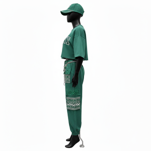 Ensemble femme : tee-shirt court en molleton de coton et polyester 240 GSM de haute qualité et pantalon cargo vert foncé avec logo brodé en strass - Product Image 4