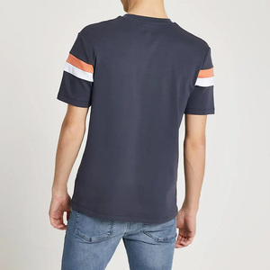 เสื้อยืดคอกลมแขนสั้นผู้ชายคุณภาพสูง ผ้าฝ้าย 100% ผลิตจากโรงงาน น้ำหนักเบา บริการ OEM พิมพ์ลายขนาดใหญ่ ขายส่ง - Product Image 2