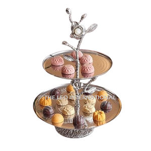 Conception de fleurs de forme ronde à texture martelée avec poignées latérales Plateau de qualité alimentaire en métal en aluminium pour la maison - Product Image 4